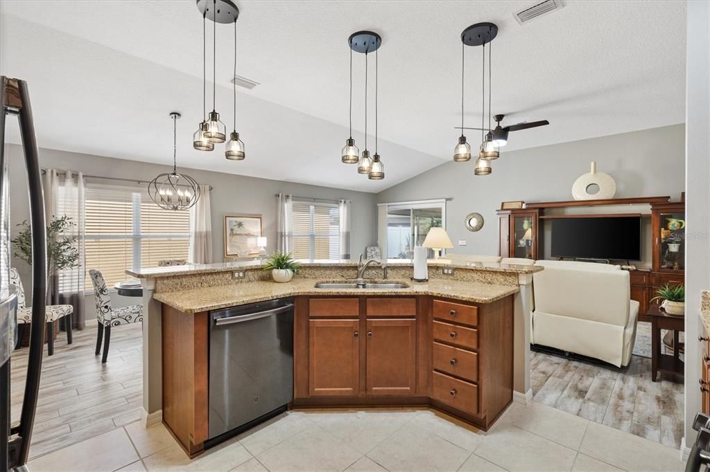 Active With Contract: $419,900 (3 beds, 2 baths, 1654 Square Feet)