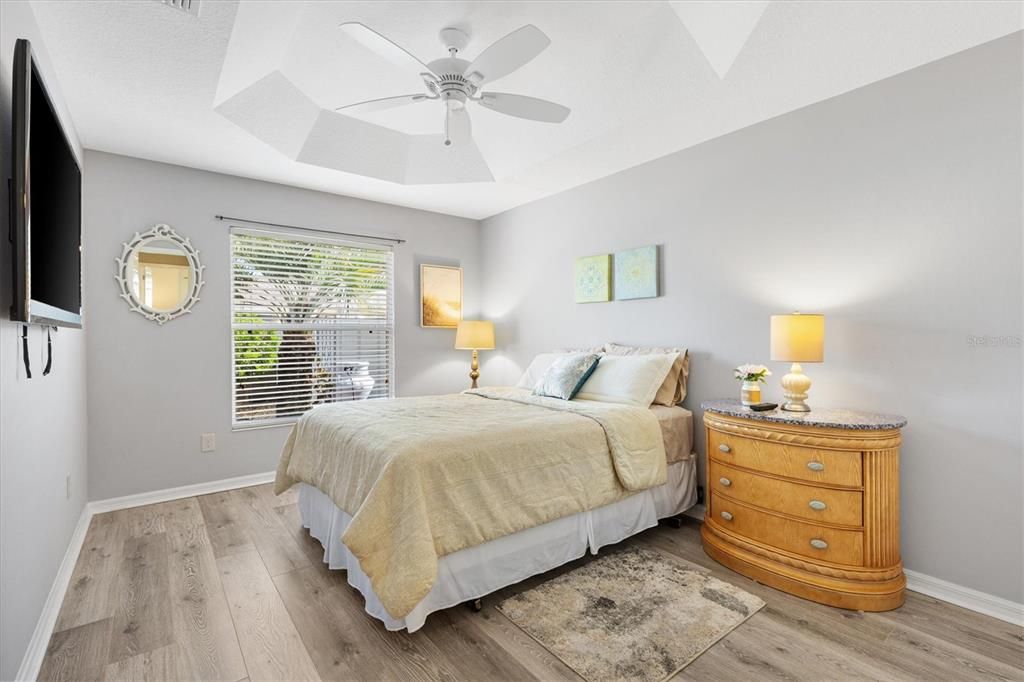 Active With Contract: $419,900 (3 beds, 2 baths, 1654 Square Feet)