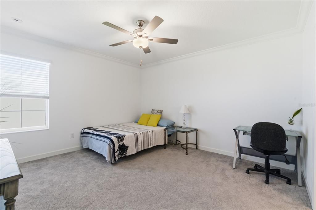 Active With Contract: $2,000 (2 beds, 2 baths, 1405 Square Feet)