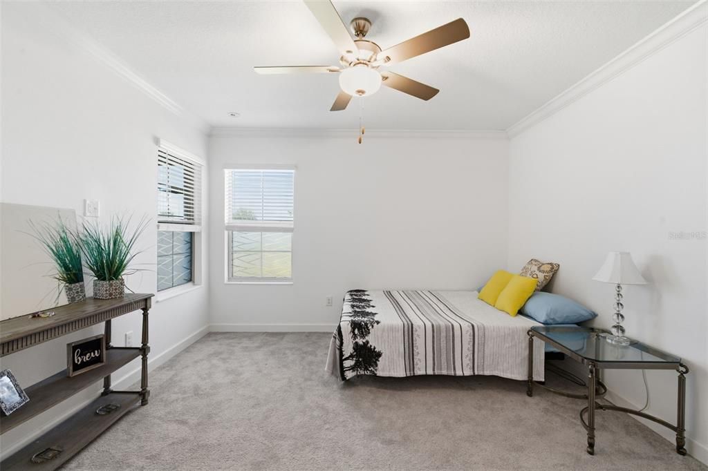Active With Contract: $2,000 (2 beds, 2 baths, 1405 Square Feet)