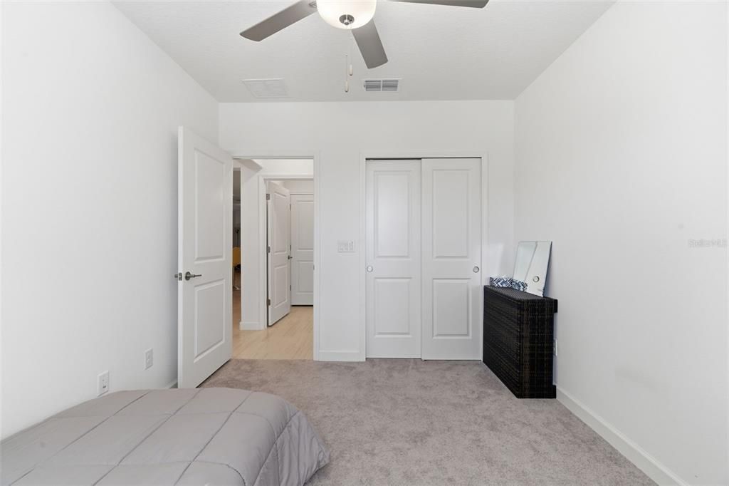 Active With Contract: $2,000 (2 beds, 2 baths, 1405 Square Feet)