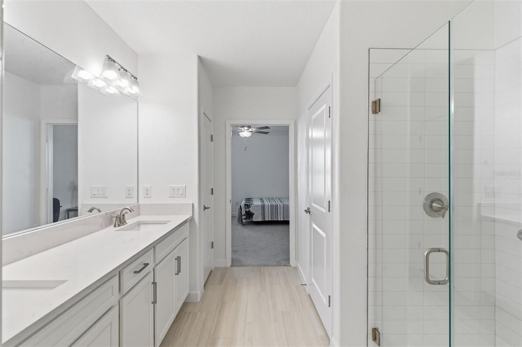 Active With Contract: $2,000 (2 beds, 2 baths, 1405 Square Feet)
