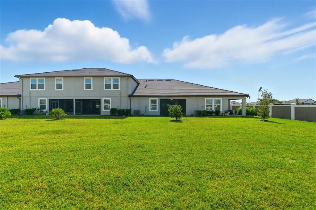 Active With Contract: $2,000 (2 beds, 2 baths, 1405 Square Feet)