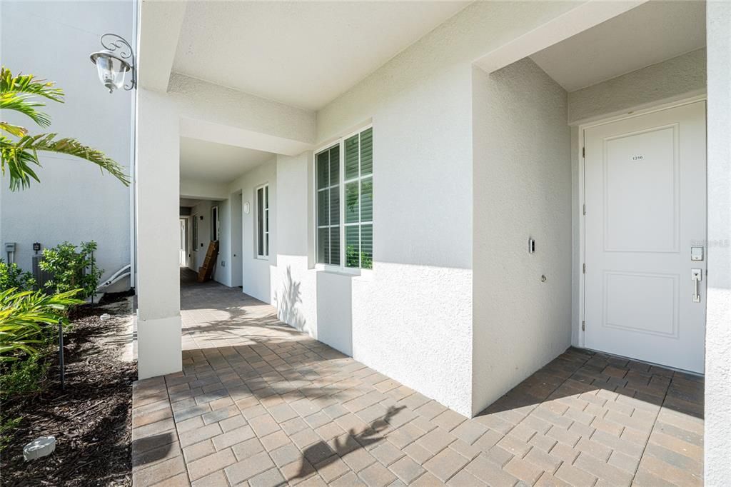 Active With Contract: $218,000 (2 beds, 2 baths, 1198 Square Feet)
