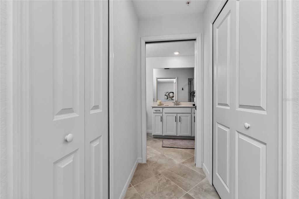 Active With Contract: $218,000 (2 beds, 2 baths, 1198 Square Feet)