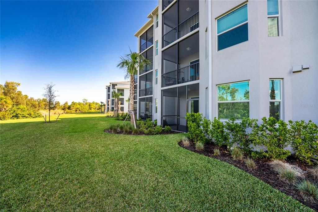Active With Contract: $218,000 (2 beds, 2 baths, 1198 Square Feet)