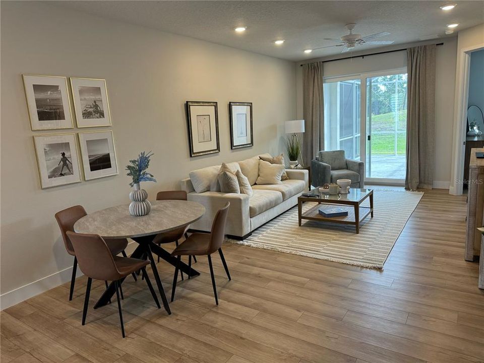 Activo con contrato: $570,000 (4 camas, 3 baños, 2086 Pies cuadrados)