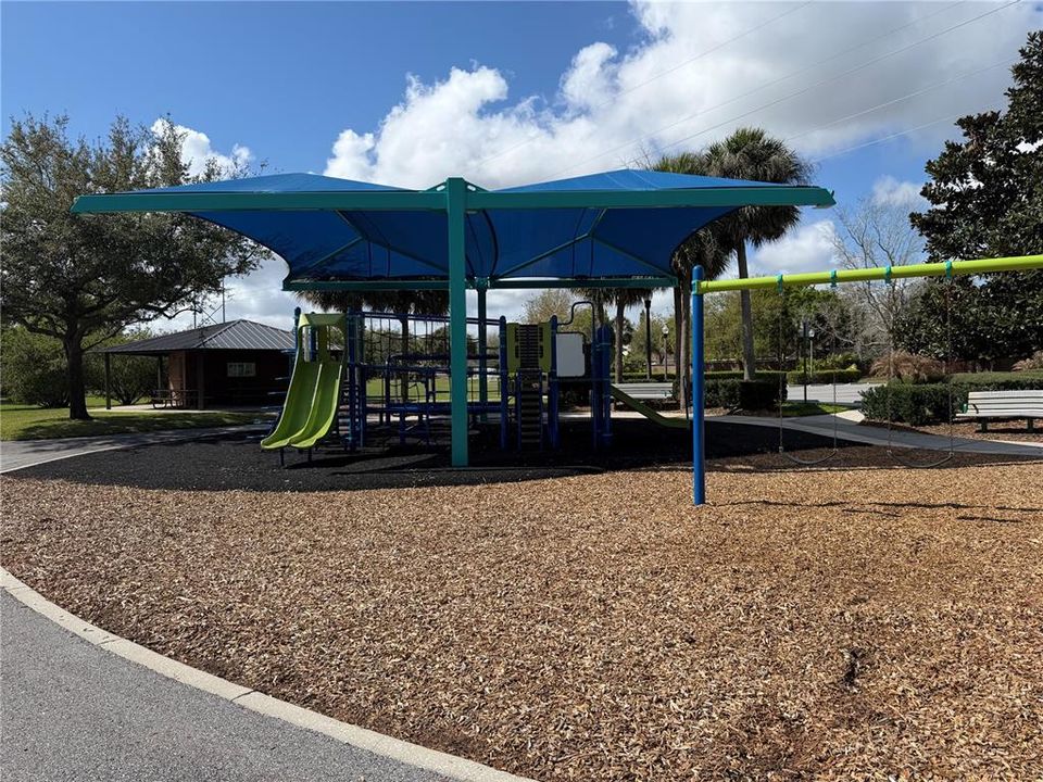 Activo con contrato: $759,000 (6 camas, 4 baños, 3056 Pies cuadrados)