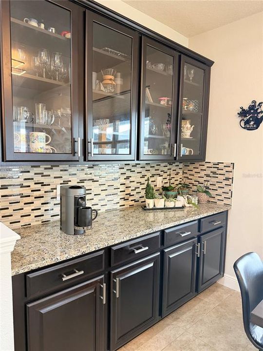 Activo con contrato: $759,000 (6 camas, 4 baños, 3056 Pies cuadrados)