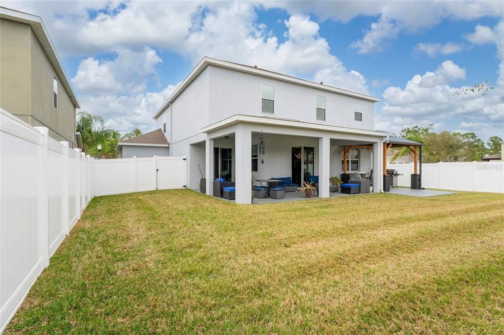 Activo con contrato: $759,000 (6 camas, 4 baños, 3056 Pies cuadrados)