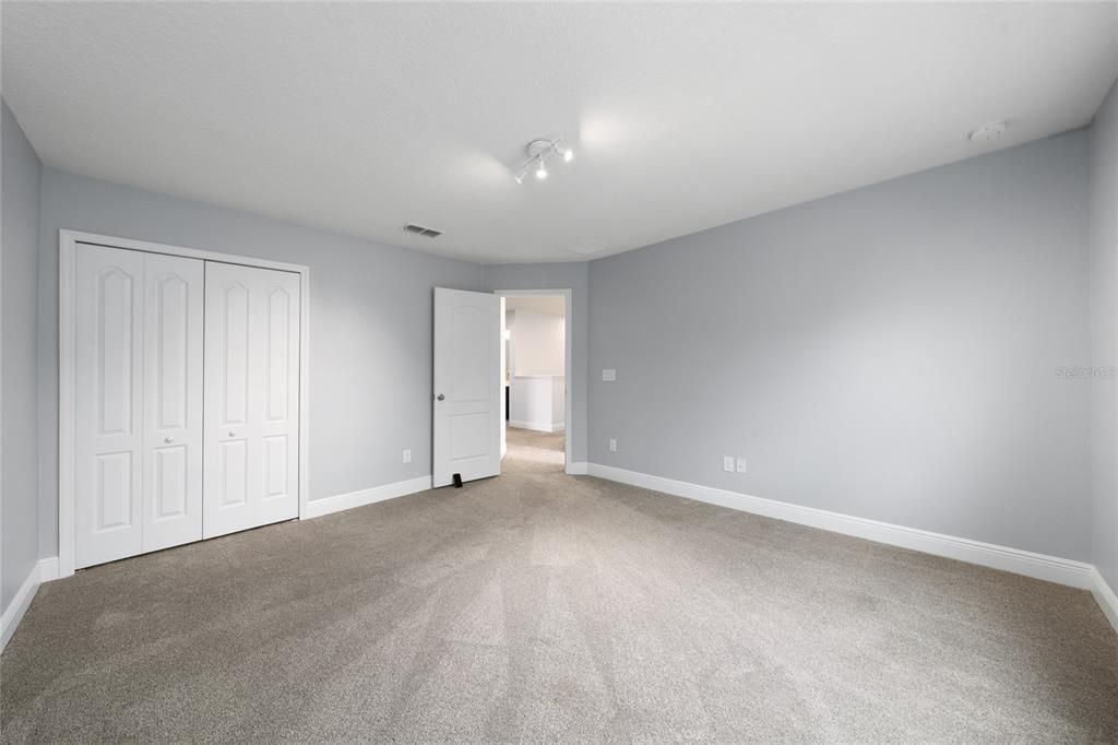 Activo con contrato: $759,000 (6 camas, 4 baños, 3056 Pies cuadrados)