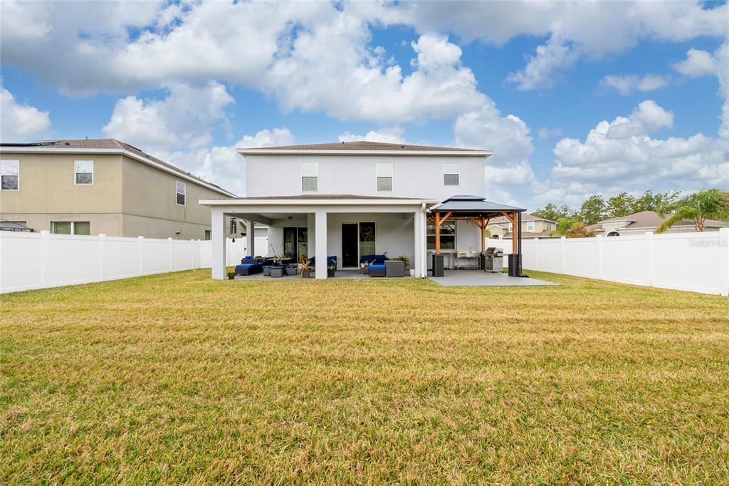 Activo con contrato: $759,000 (6 camas, 4 baños, 3056 Pies cuadrados)