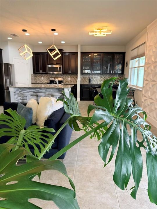 Activo con contrato: $759,000 (6 camas, 4 baños, 3056 Pies cuadrados)