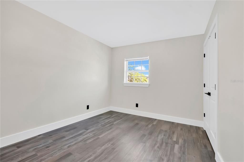 待售: $165,000 (2 贝兹, 2 浴室, 1108 平方英尺)