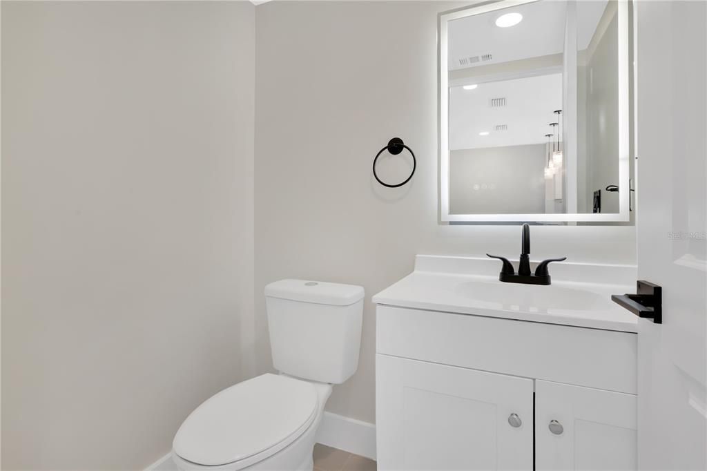 待售: $165,000 (2 贝兹, 2 浴室, 1108 平方英尺)