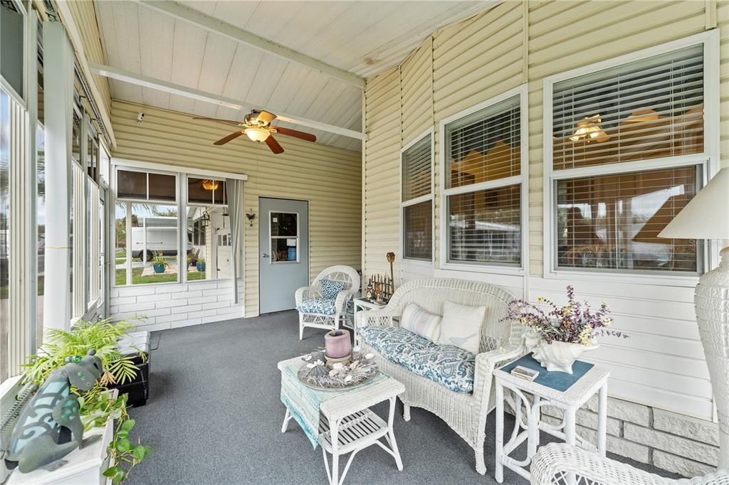 Active With Contract: $179,900 (2 beds, 2 baths, 1271 Square Feet)