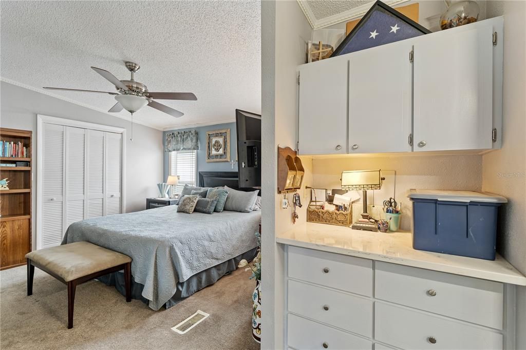 Active With Contract: $179,900 (2 beds, 2 baths, 1271 Square Feet)