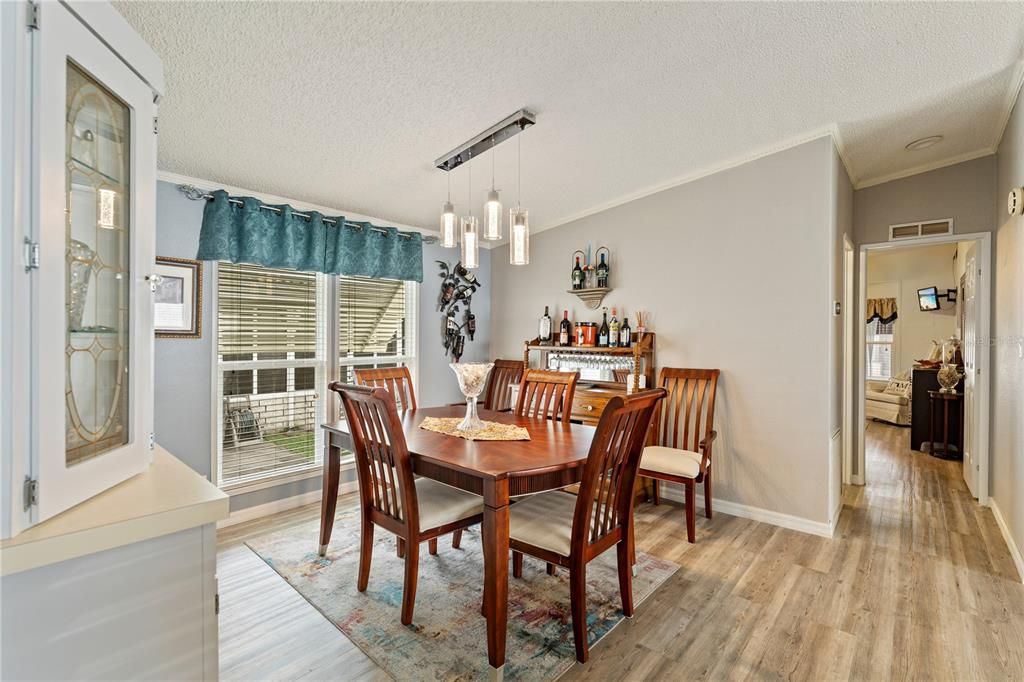 Active With Contract: $179,900 (2 beds, 2 baths, 1271 Square Feet)