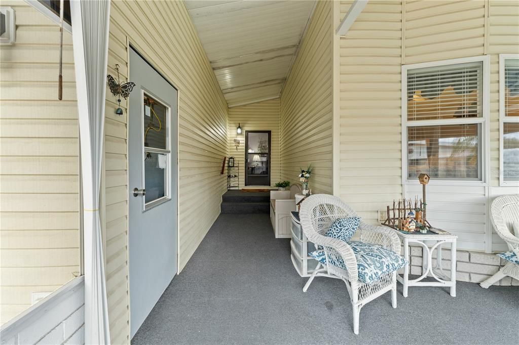 Active With Contract: $179,900 (2 beds, 2 baths, 1271 Square Feet)
