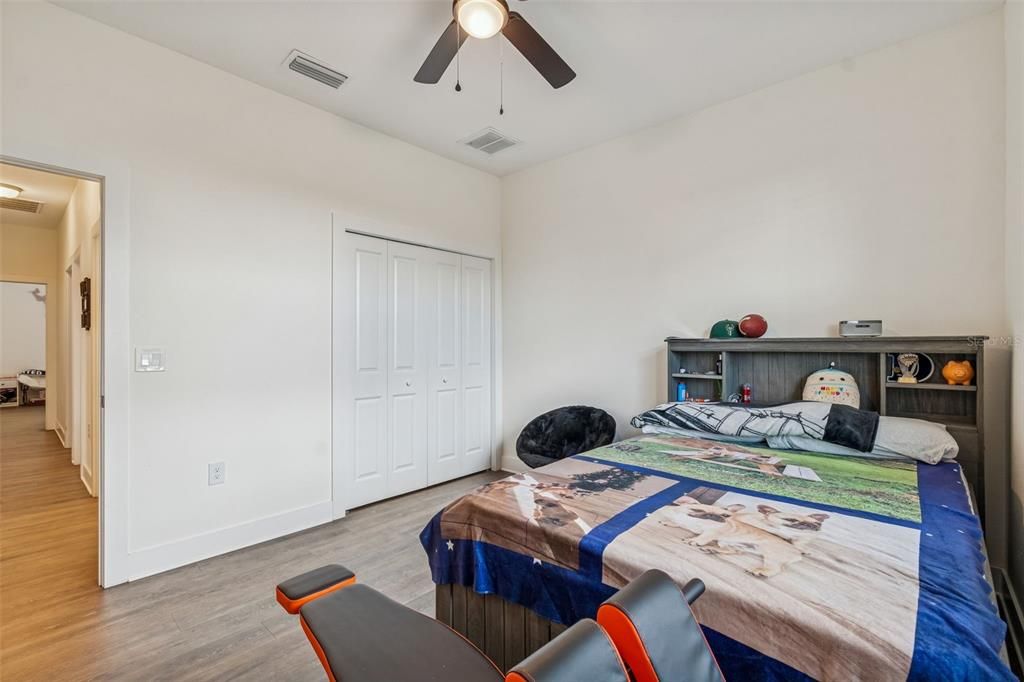 En Venta: $775,000 (4 camas, 2 baños, 2072 Pies cuadrados)