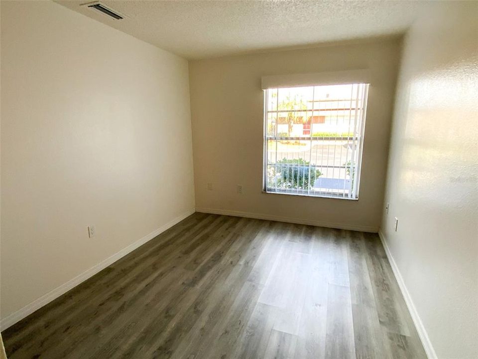 Activo con contrato: $1,275 (2 camas, 1 baños, 825 Pies cuadrados)