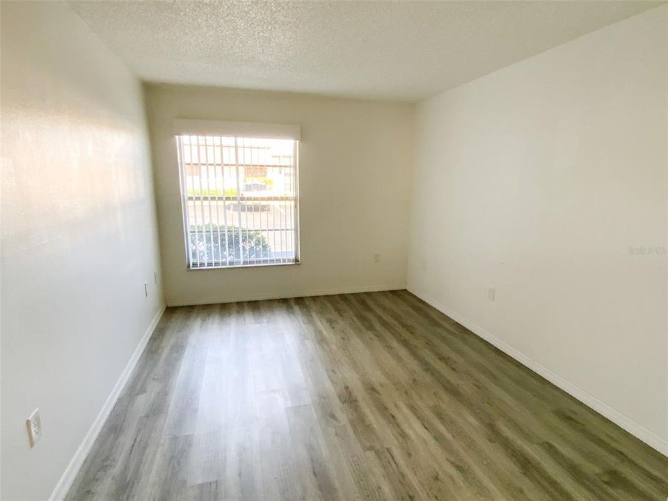 Activo con contrato: $1,275 (2 camas, 1 baños, 825 Pies cuadrados)