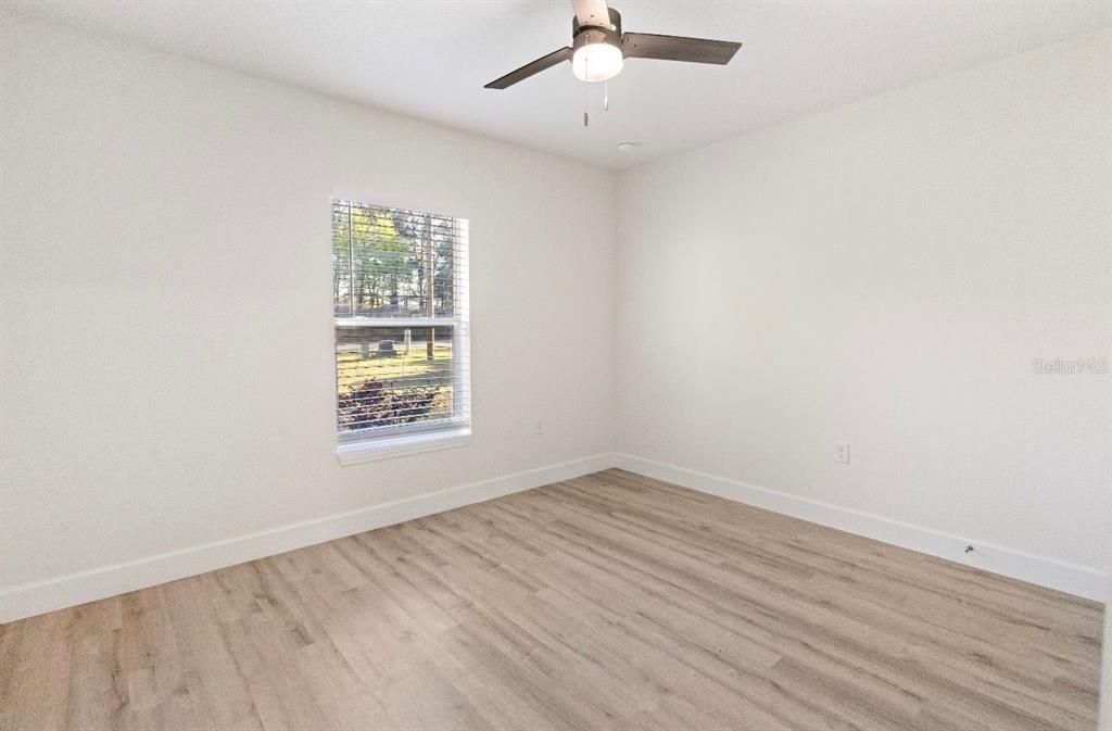 Active With Contract: $279,900 (3 beds, 2 baths, 1472 Square Feet)
