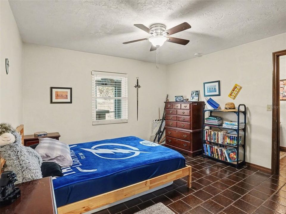 For Sale: $885,000 (3 beds, 2 baths, 2492 Square Feet)