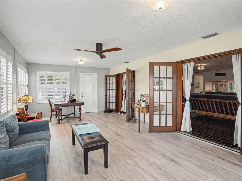 For Sale: $885,000 (3 beds, 2 baths, 2492 Square Feet)