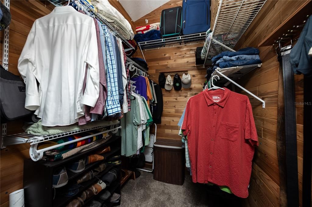 Под контрактом: $368,000 (3 спален, 2 ванн, 1608 Квадратных фут)