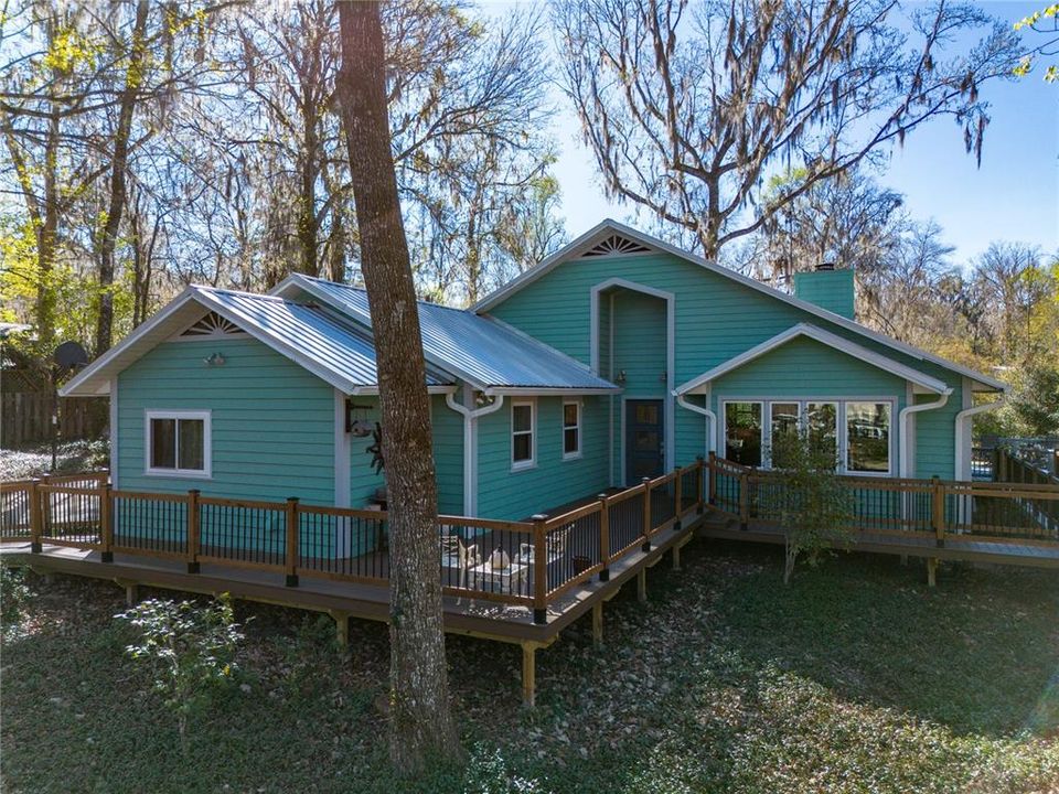 Под контрактом: $368,000 (3 спален, 2 ванн, 1608 Квадратных фут)