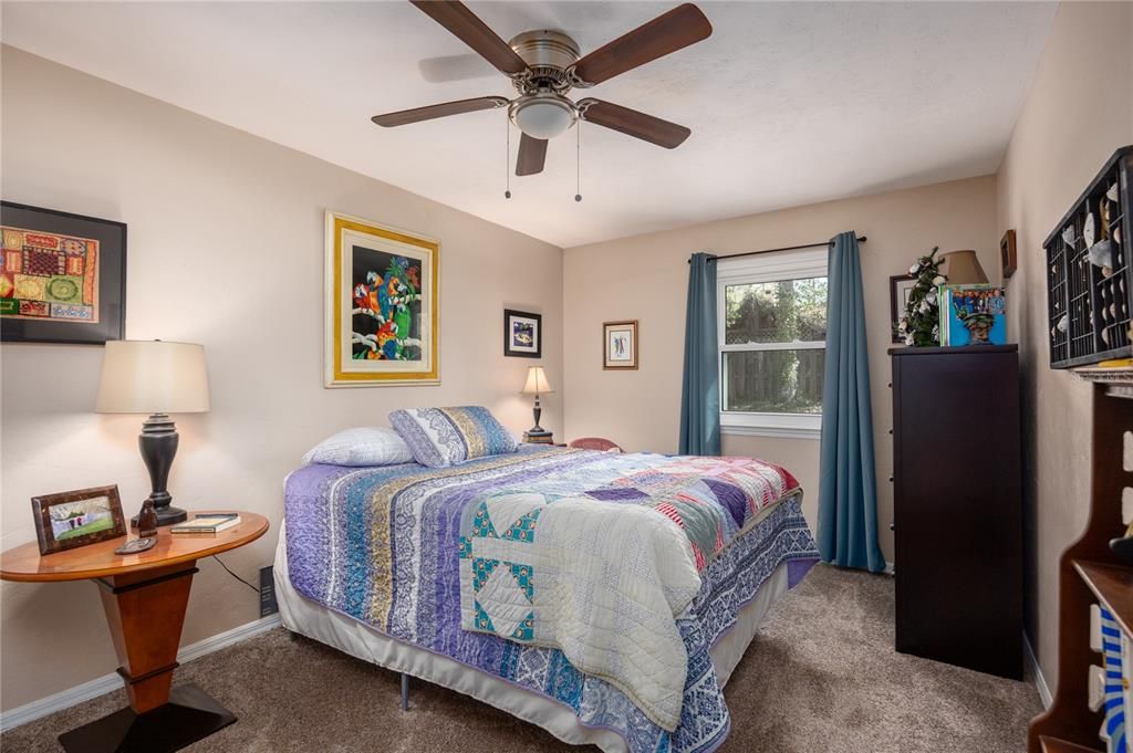 Под контрактом: $368,000 (3 спален, 2 ванн, 1608 Квадратных фут)