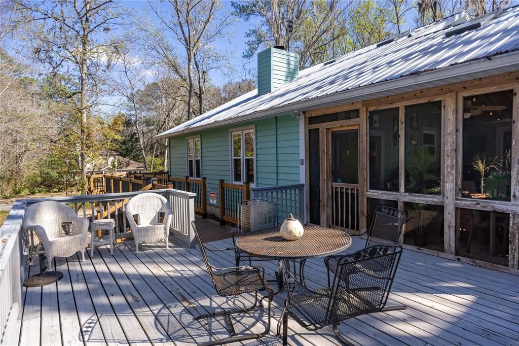 Под контрактом: $368,000 (3 спален, 2 ванн, 1608 Квадратных фут)