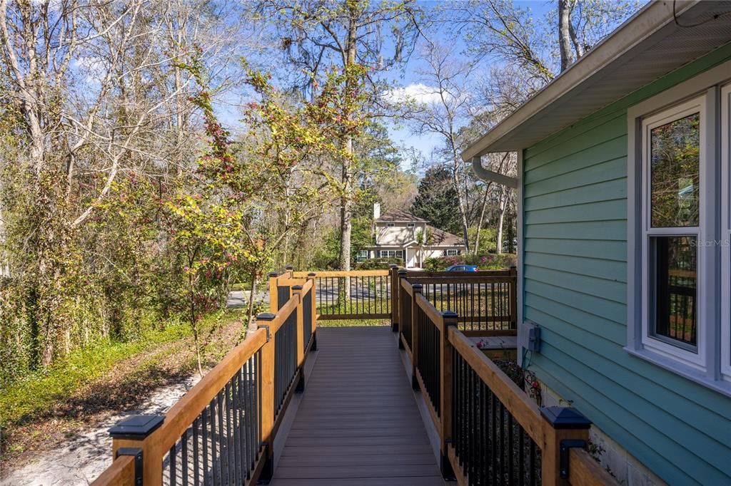 Под контрактом: $368,000 (3 спален, 2 ванн, 1608 Квадратных фут)