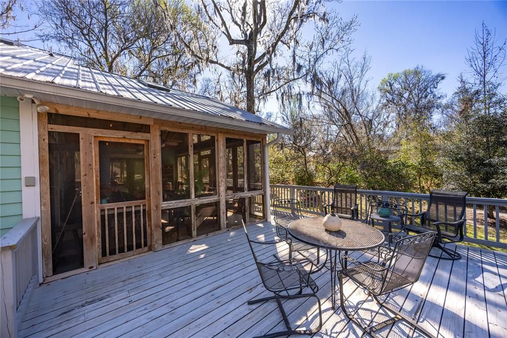 Под контрактом: $368,000 (3 спален, 2 ванн, 1608 Квадратных фут)