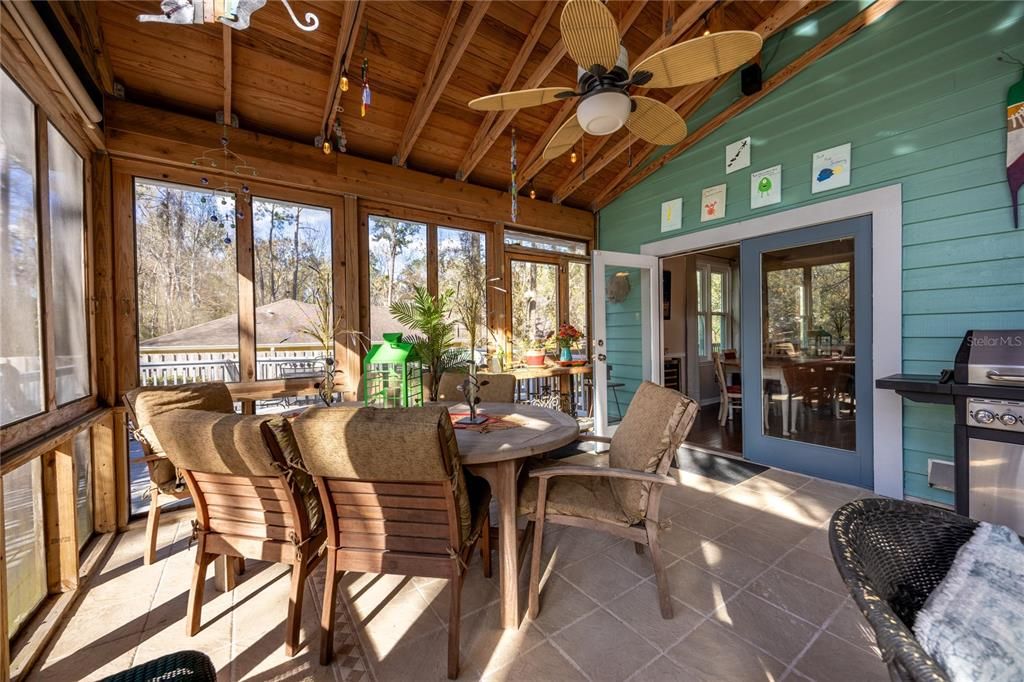 Под контрактом: $368,000 (3 спален, 2 ванн, 1608 Квадратных фут)