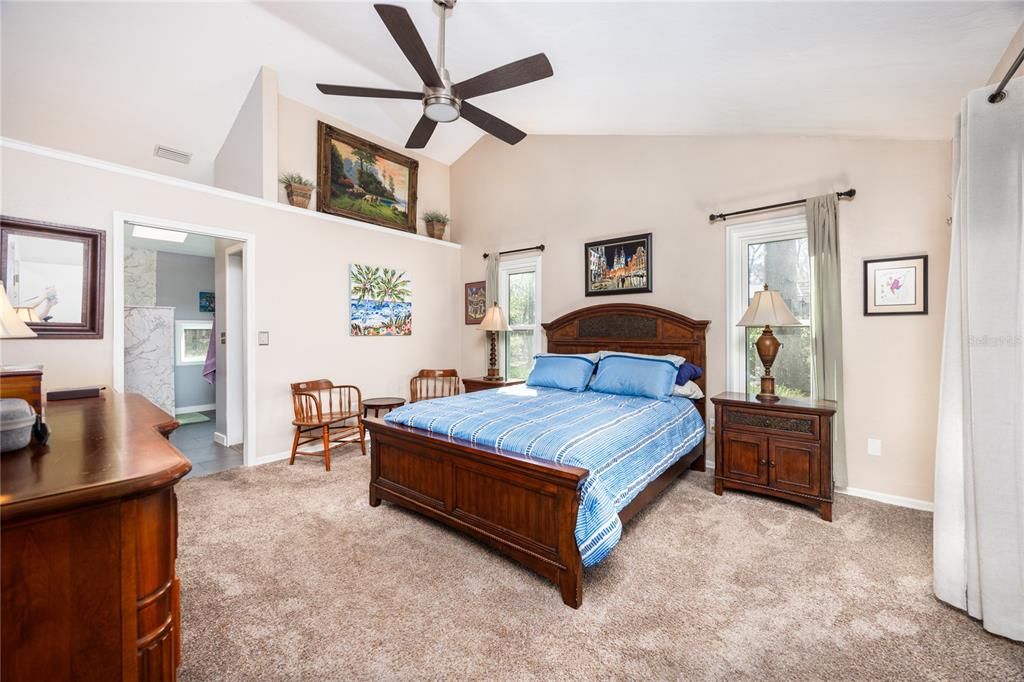 Под контрактом: $368,000 (3 спален, 2 ванн, 1608 Квадратных фут)