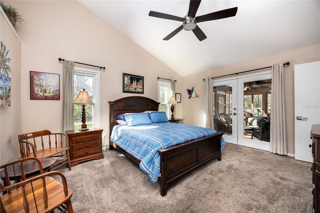 Под контрактом: $368,000 (3 спален, 2 ванн, 1608 Квадратных фут)