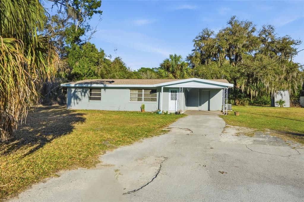 For Sale: $950,000 (3 beds, 1 baths, 732 Square Feet)