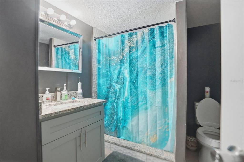 For Sale: $950,000 (3 beds, 1 baths, 732 Square Feet)