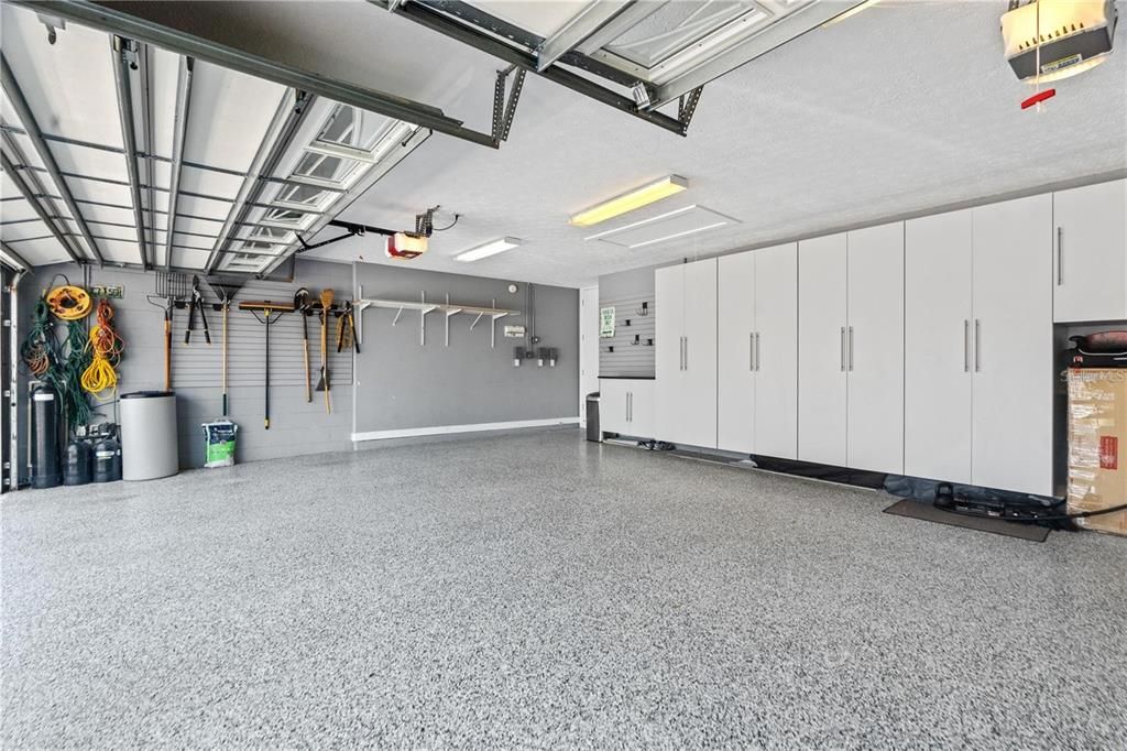 Activo con contrato: $1,700,000 (5 camas, 3 baños, 3459 Pies cuadrados)