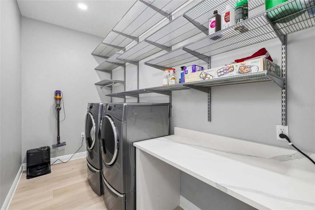 Activo con contrato: $1,700,000 (5 camas, 3 baños, 3459 Pies cuadrados)