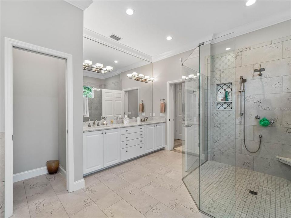 For Sale: $1,295,000 (3 beds, 2 baths, 2768 Square Feet)