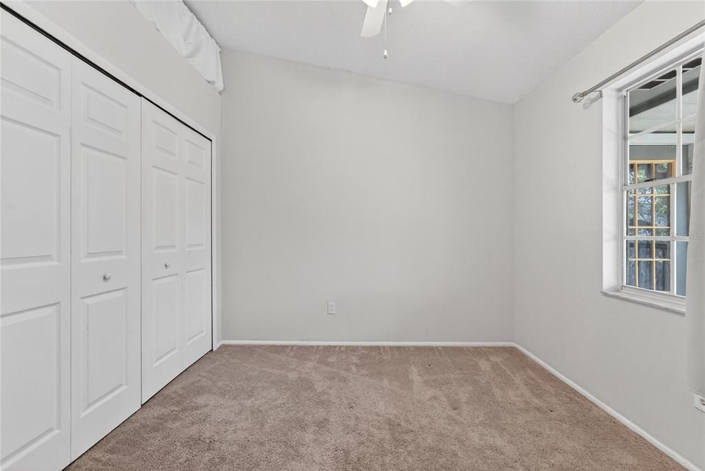 Activo con contrato: $1,850 (3 camas, 2 baños, 1302 Pies cuadrados)