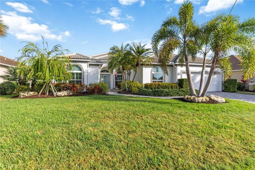 Activo con contrato: $910,000 (4 camas, 3 baños, 2648 Pies cuadrados)