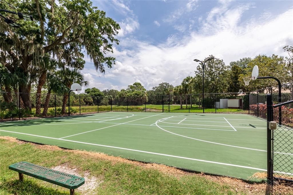 Activo con contrato: $910,000 (4 camas, 3 baños, 2648 Pies cuadrados)