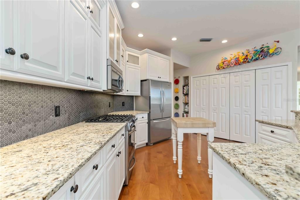 Activo con contrato: $910,000 (4 camas, 3 baños, 2648 Pies cuadrados)