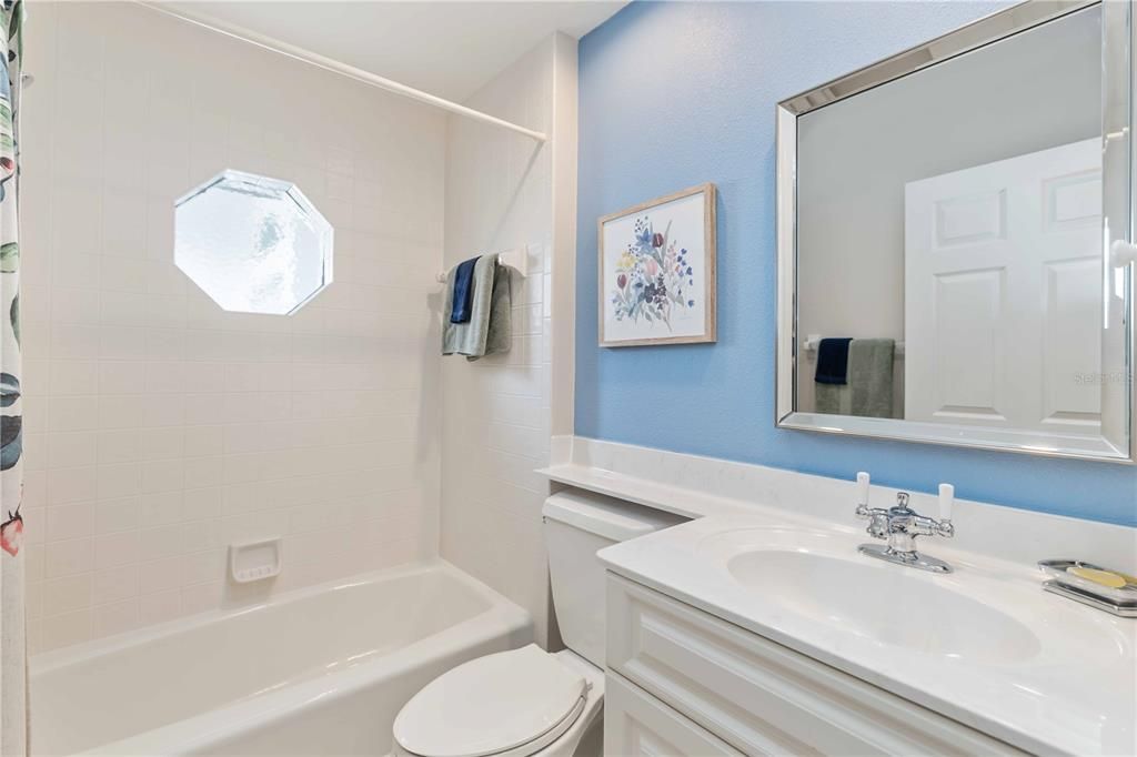 Activo con contrato: $910,000 (4 camas, 3 baños, 2648 Pies cuadrados)