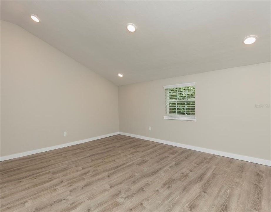 For Sale: $375,000 (0 beds, 0 baths, 1680 Square Feet)