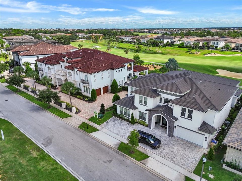 На продажу: $600,000 (0.26 acres)